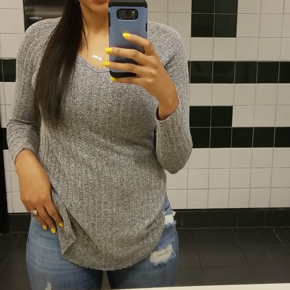 Gray Quarter-Sleeve Top